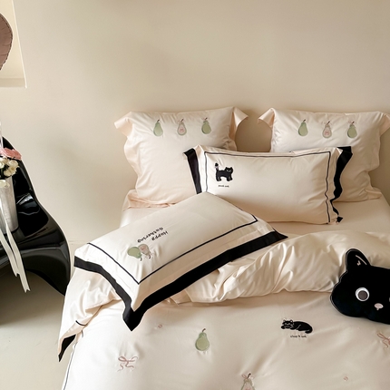 多乐娜 2025新品长绒棉贡缎100S拼角刺绣贴布绣四件套 梨味多酱•芙玉色