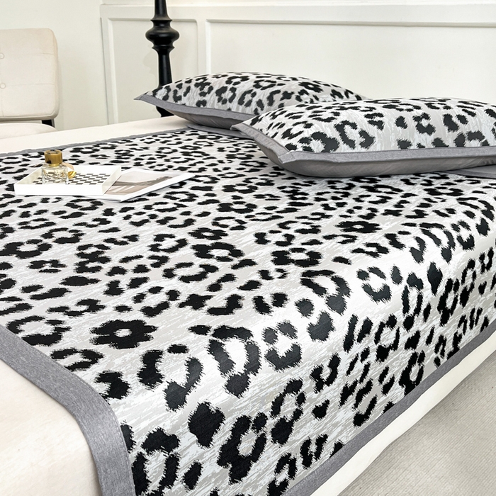 91家纺网 家纺一手货源 找家纺 子曰 2025新款高定版A类PE聚乙烯凉感凉席提花凉席床笠 豹纹-灰【平铺款】