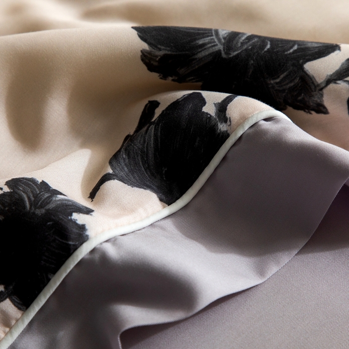 91家纺网 家纺一手货源 找家纺 金喜 2025新款天丝夏被夏凉被薄被子套件数码印花夏被四件套 郁静墨花