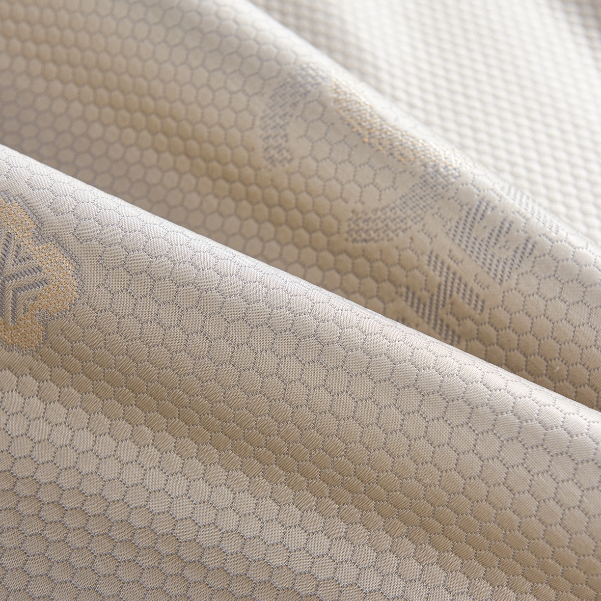 91家纺网 家纺一手货源 找家纺 青雅席业 2025年新款凉感因子母婴级凉感丝豆豆席 香奈儿-香槟