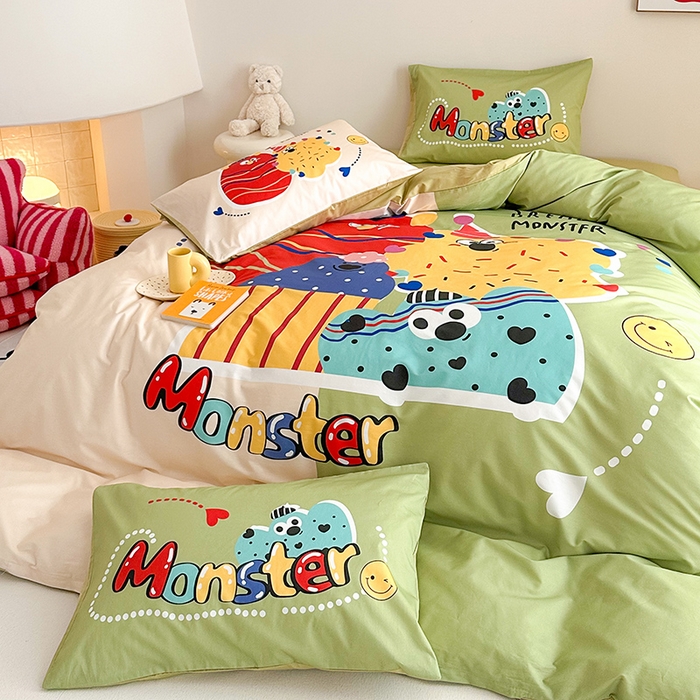 91家纺网 家纺一手货源 找家纺 2025新款全棉大版卡通数码印花纯棉四件套 欢乐家族