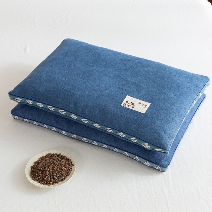 91家纺网 家纺一手货源 找家纺 大熊枕芯  2025新款舒适清爽透气麻绒荞麦枕 全荞麦亚麻枕-浅蓝48*74cm/只