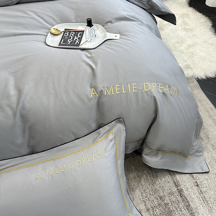 91家纺网 家纺一手货源 找家纺 宇彬家纺 2025新款直播热款13374全棉母婴级压线一字绣宽边枕套被套纯色滚边麻绳四件套贡缎新疆长绒 梦系列-绅士灰