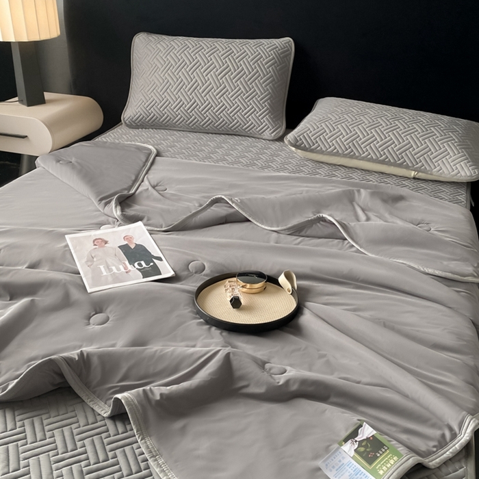 91家纺网 家纺一手货源 找家纺 欧邦 2025新款加厚纯色凉席四件套--夏被四件套 饼干花-深灰