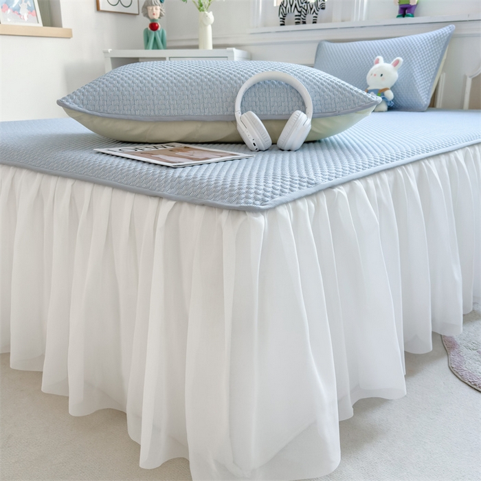 91家纺网 家纺一手货源 找家纺 丝幔家纺 2025新款A类冰豆豆花边款凉席床裙 绅士灰