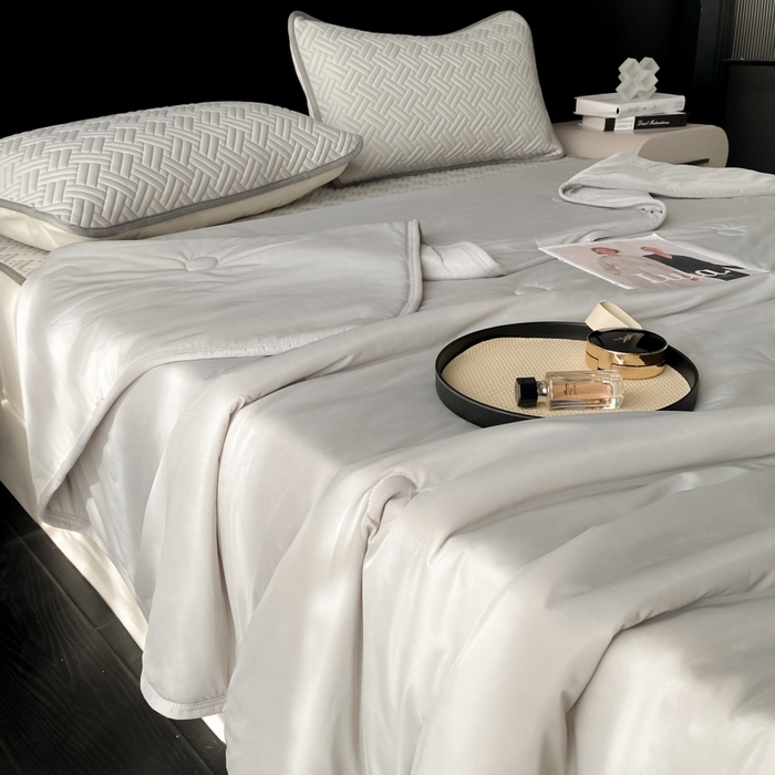 91家纺网 家纺一手货源 找家纺 欧邦 2025新款加厚纯色凉席四件套--夏被四件套 饼干花-浅灰