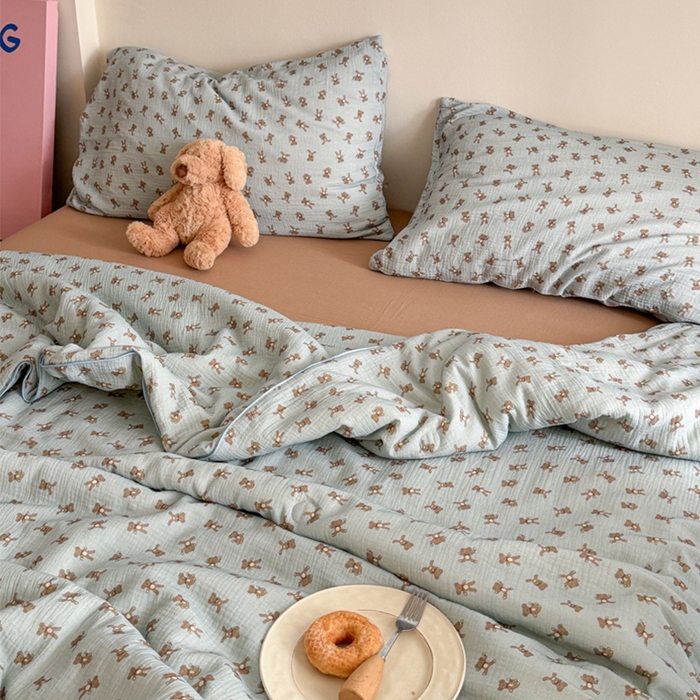 91家纺网 家纺一手货源 找家纺 萝莉家纺 2025新款软软糯糯双层皱皱纱单夏被 夏被四件套 熊仔