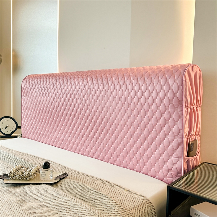 91家纺网 家纺一手货源 找家纺 情恒家纺 2025夏季款亮光布加厚双面用床头罩 樱桃粉