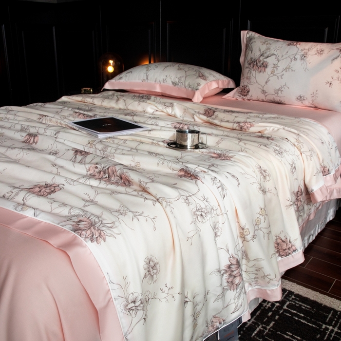 91家纺网 家纺一手货源 找家纺 金喜 2025新款天丝夏被夏凉被薄被子套件数码印花夏被四件套 陌言盛夏