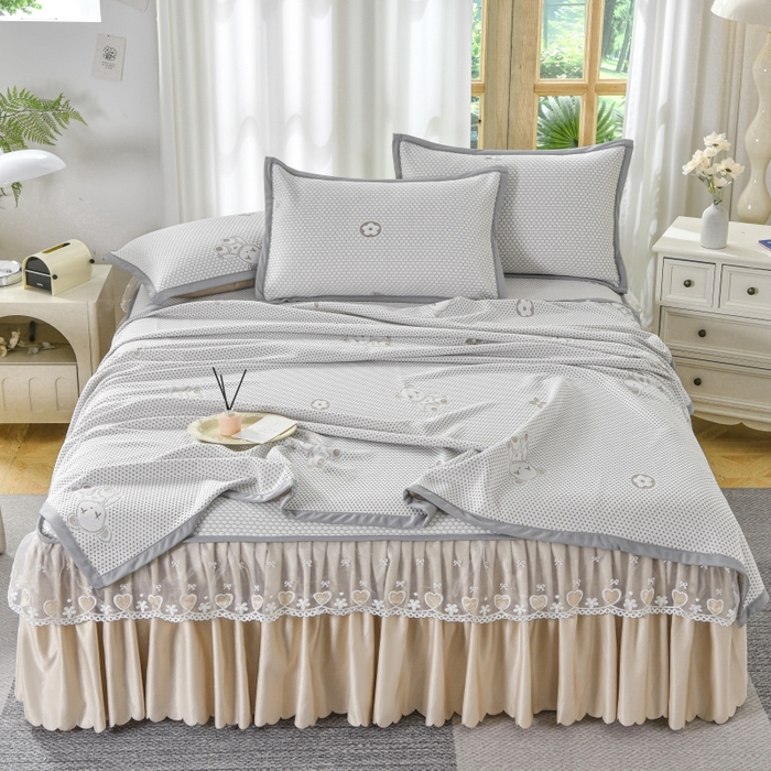 91家纺网 家纺一手货源 找家纺 品乐家纺  2025新款床裙款提花冰豆豆套件凉席席子 浅驼