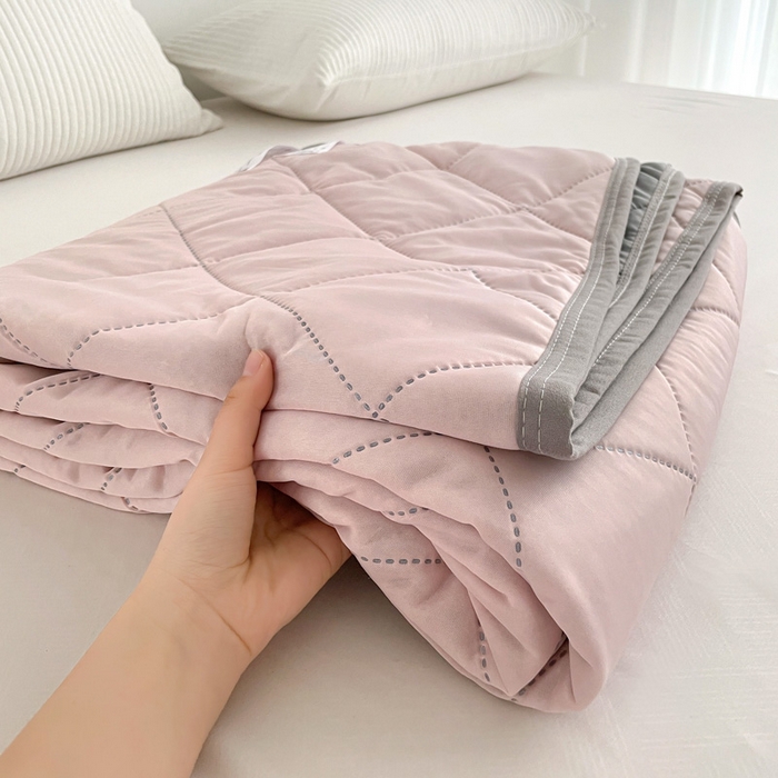 91家纺网 家纺一手货源 找家纺 富艺隆 2025新款纯色凉感丝夏被 玉粉