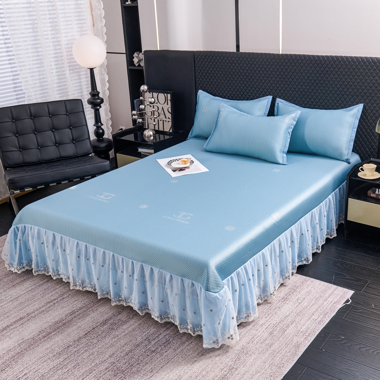 91家纺网 家纺一手货源 找家纺 青雅席业 2025年新款凉感因子母婴级凉感丝豆豆席床裙款 床裙香奈儿-蓝