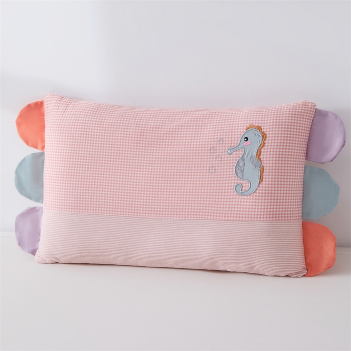 91家纺网 家纺一手货源 找家纺 大熊枕芯  2025新款贴布绣全棉水洗棉儿童荞麦枕 贴布绣-海马（枕套+荞麦壳内胆30*50cm）