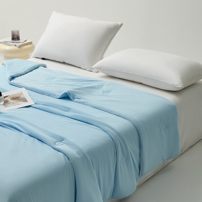 91家纺网 家纺一手货源 找家纺 欧邦 2025新款全消光冰皮凉感锦氨夏被 琉璃蓝