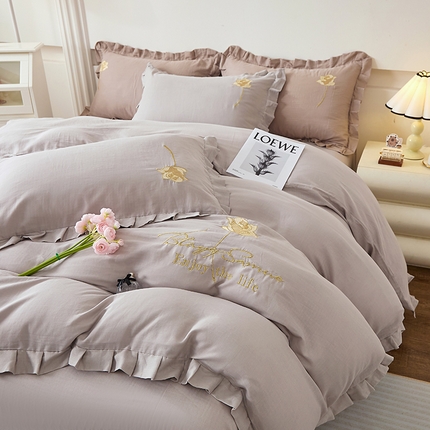 91家纺网 家纺一手货源 找家纺 （总）一比一家纺 2025新款全棉双层纱花边刺绣款四件套