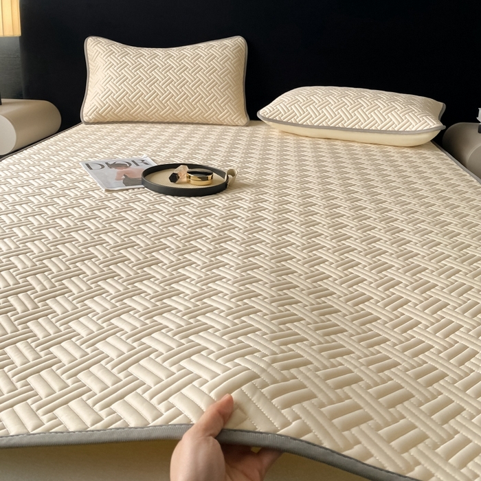 91家纺网 家纺一手货源 找家纺 欧邦 2025新款加厚纯色凉席四件套--凉席三件套 饼干花-米杏