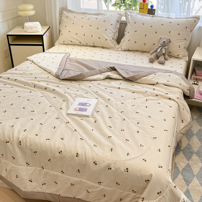 91家纺网 家纺一手货源 找家纺 菲梵家纺 2025春夏新品A类全棉喷气印花夏被 被子被芯 樱姿