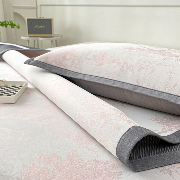 91家纺网 家纺一手货源 找家纺 子曰 2025新款高定版A类PE聚乙烯凉感凉席提花凉席 秘境-粉