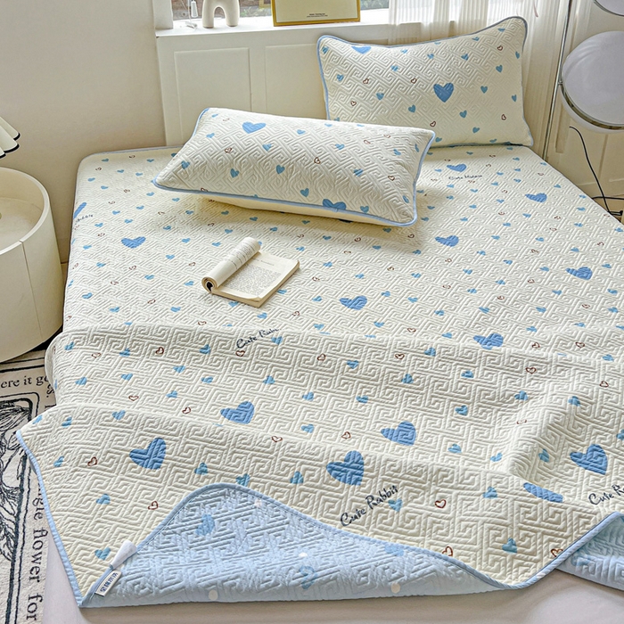 91家纺网 家纺一手货源 找家纺 羽爱家纺 2025新款A类双面全棉印花床盖套件 心相印