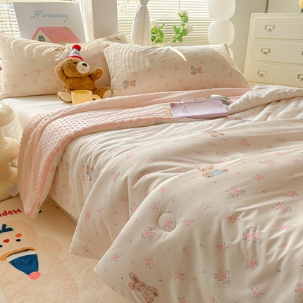 91家纺网 家纺一手货源 找家纺 （总）十里居 2025新款氨纶凉感丝冰豆豆夏凉被