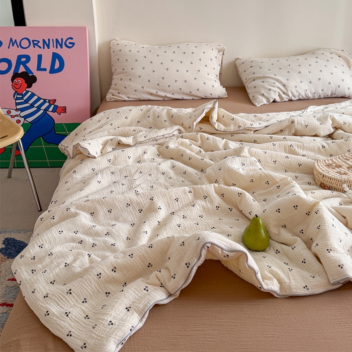 91家纺网 家纺一手货源 找家纺 萝莉家纺 2025新款软软糯糯双层皱皱纱单夏被 夏被四件套 小樱桃