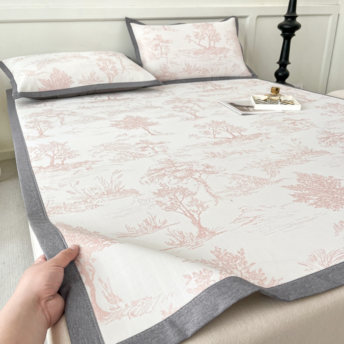 91家纺网 家纺一手货源 找家纺 子曰 2025新款高定版A类PE聚乙烯凉感凉席提花凉席床笠 秘境-粉【平铺款】