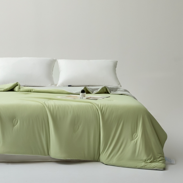 91家纺网 家纺一手货源 找家纺 欧邦 2025新款全消光冰皮凉感锦氨夏被 双拼-绿灰