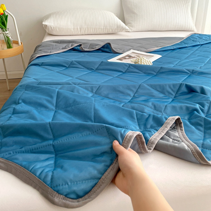 91家纺网 家纺一手货源 找家纺 富艺隆 2025新款纯色凉感丝夏被 宝蓝