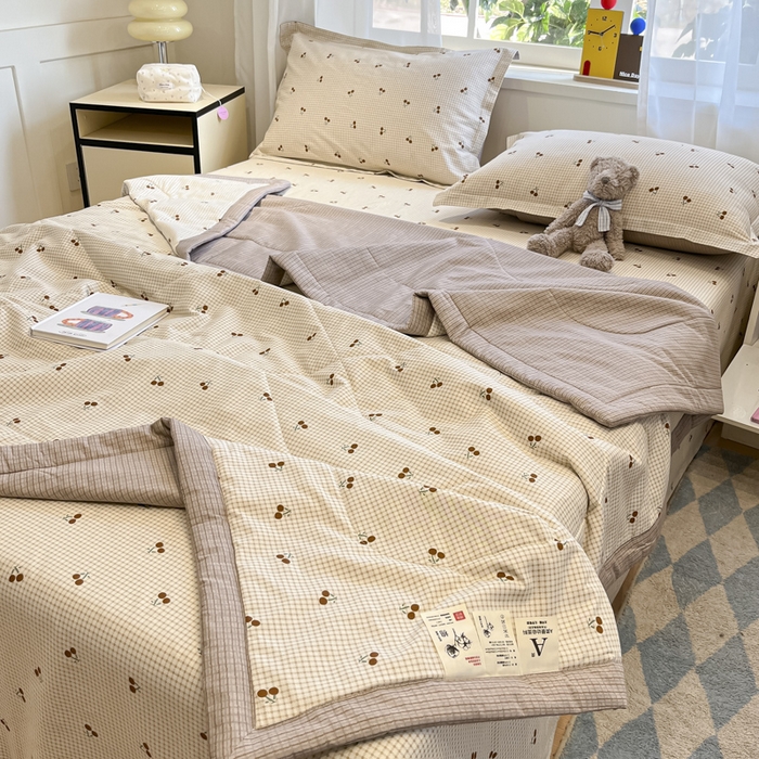 91家纺网 家纺一手货源 找家纺 菲梵家纺 2025春夏新品A类全棉喷气印花夏被 被子被芯 樱姿