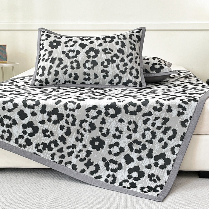 91家纺网 家纺一手货源 找家纺 子曰 2025新款高定版A类PE聚乙烯凉感凉席提花凉席 豹纹-灰