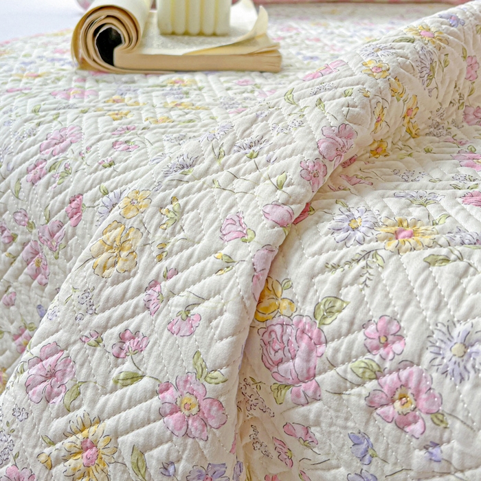 91家纺网 家纺一手货源 找家纺 羽爱家纺 2025新款A类双面全棉印花床盖套件 向阳花开