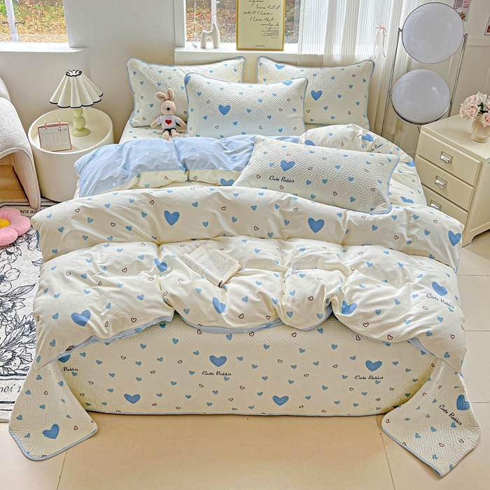 91家纺网 家纺一手货源 找家纺 羽爱家纺 2025新款A类双面全棉印花床盖套件 心相印