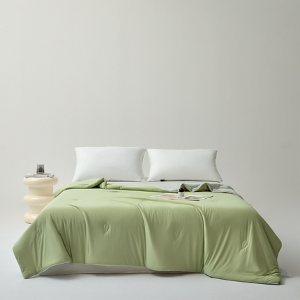 91家纺网 家纺一手货源 找家纺 欧邦 2025新款全消光冰皮凉感锦氨夏被 双拼-绿灰