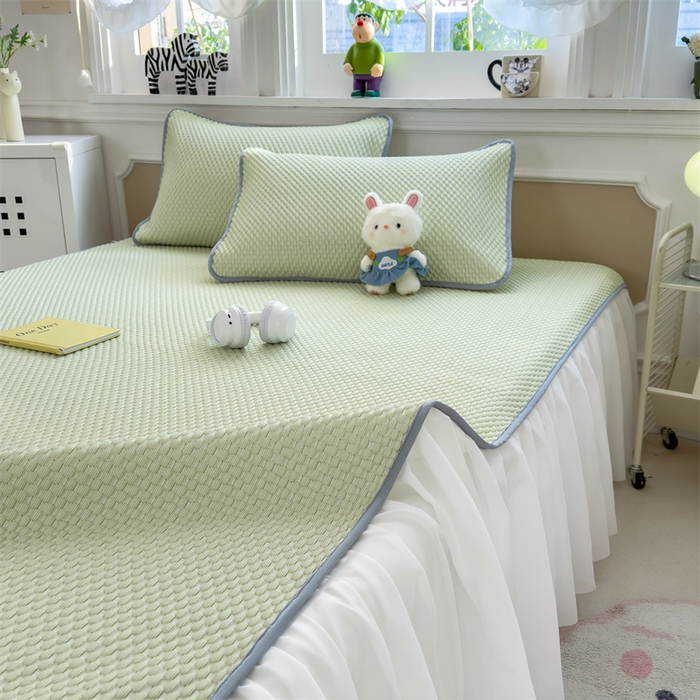 91家纺网 家纺一手货源 找家纺 丝幔家纺 2025新款A类冰豆豆花边款凉席床裙 抹茶绿