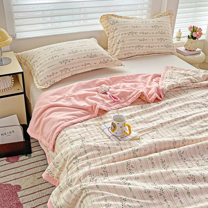 91家纺网 家纺一手货源 找家纺 富艺隆 2025新款水洗棉印花夏被 心跳回声