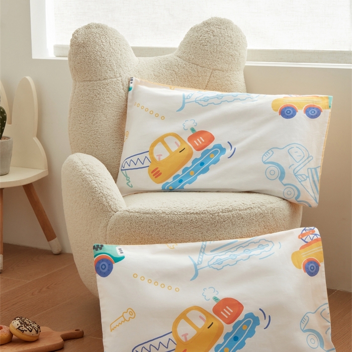 91家纺网 家纺一手货源 找家纺 艾佳宝贝 2025新款A类全棉纯棉儿童单枕套多尺寸可拆式枕头 工程小车