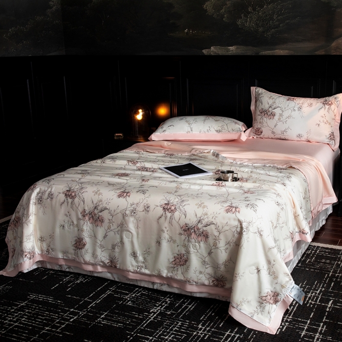 91家纺网 家纺一手货源 找家纺 金喜 2025新款天丝夏被夏凉被薄被子套件数码印花夏被四件套 陌言盛夏