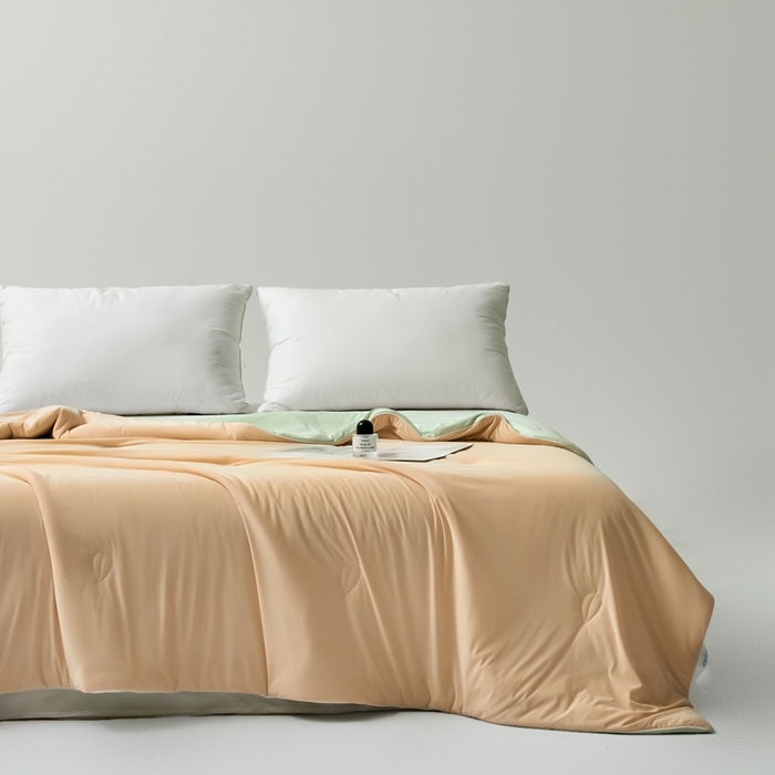 91家纺网 家纺一手货源 找家纺 欧邦 2025新款全消光冰皮凉感锦氨夏被 双拼-驼绿