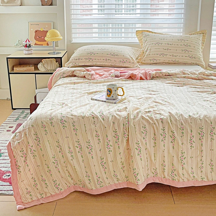 91家纺网 家纺一手货源 找家纺 富艺隆 2025新款水洗棉印花夏被 心跳回声