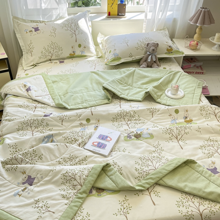 91家纺网 家纺一手货源 找家纺 菲梵家纺 2025春夏新品A类全棉喷气印花夏被 被子被芯 丛林兔