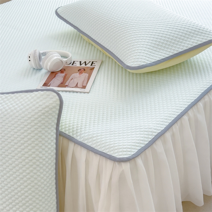 91家纺网 家纺一手货源 找家纺 丝幔家纺 2025新款A类冰豆豆花边款凉席床裙 海洋蓝