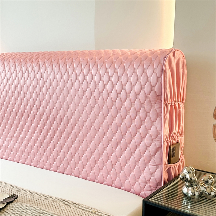 91家纺网 家纺一手货源 找家纺 情恒家纺 2025夏季款亮光布加厚双面用床头罩 樱桃粉