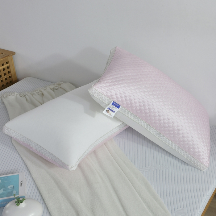 91家纺网 家纺一手货源 找家纺 大熊枕芯  2025新款抗菌防螨冰豆豆枕枕头枕芯 粉色高枕一对