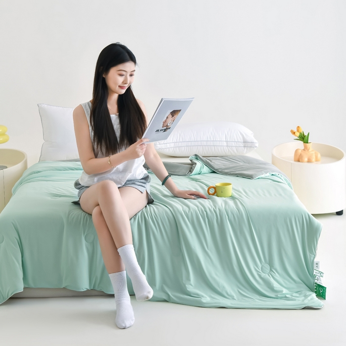 91家纺网 家纺一手货源 找家纺 圣尔雅2025新款A类高克重锦纶氨纶黑科技凉感夏被冰激凌空调被夏凉被 薄荷绿+灰