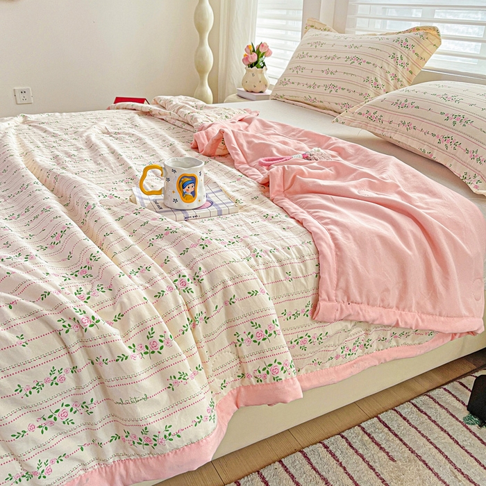 91家纺网 家纺一手货源 找家纺 富艺隆 2025新款水洗棉印花夏被 心跳回声