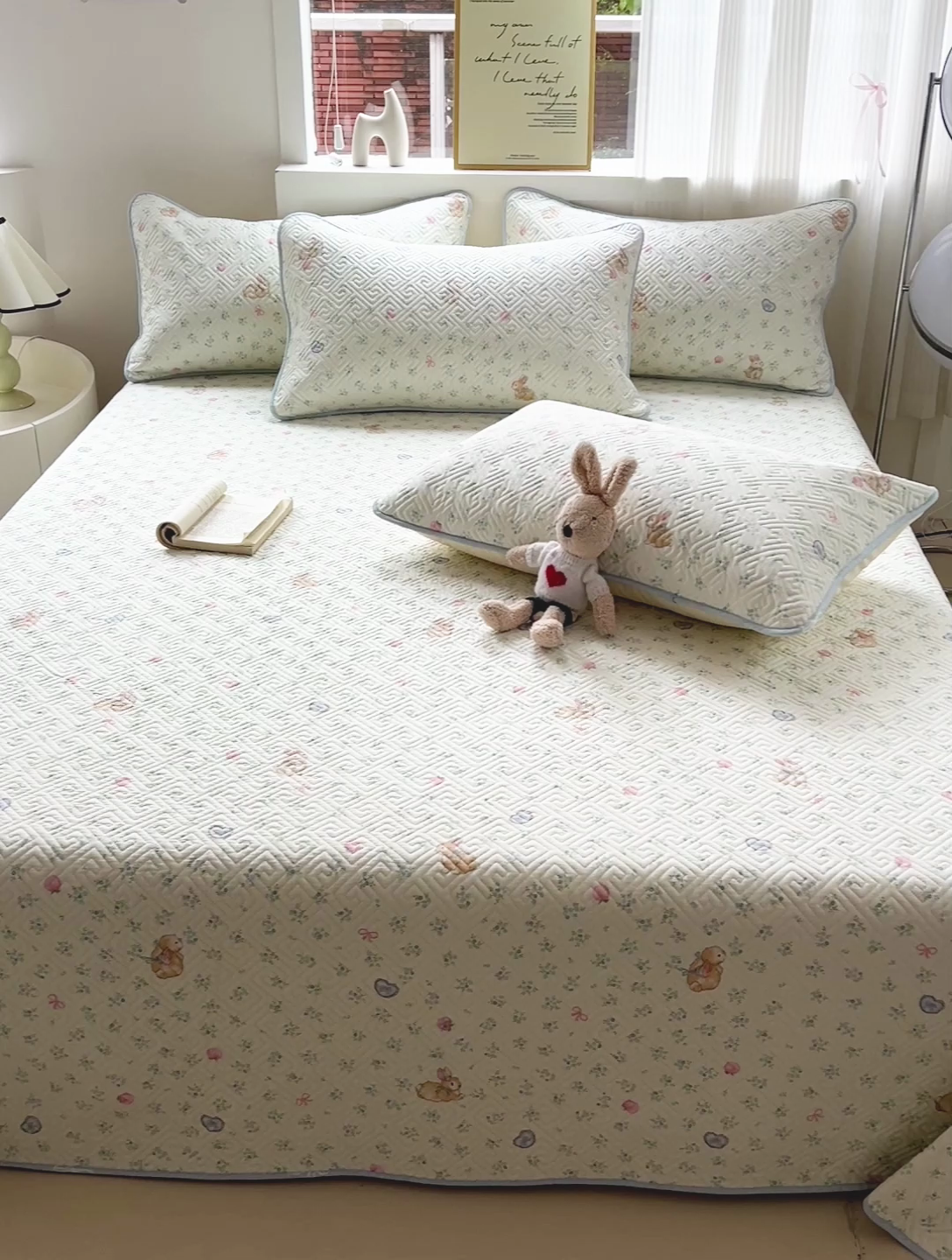 91家纺网 家纺一手货源 找家纺 羽爱家纺 2025新款A类双面全棉印花床盖套件 兔子乐园