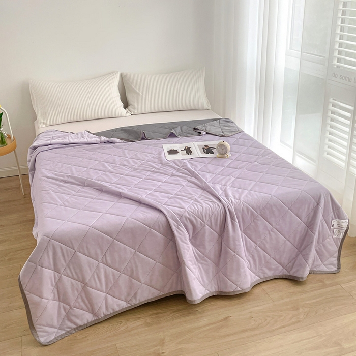 91家纺网 家纺一手货源 找家纺 富艺隆 2025新款纯色凉感丝夏被 梦幻紫