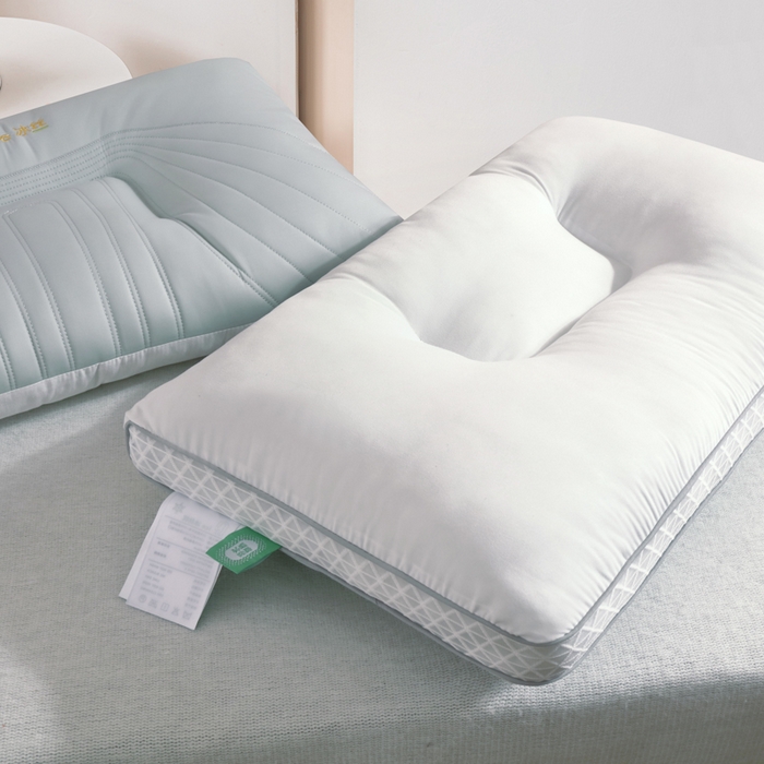 91家纺网 家纺一手货源 找家纺 大熊枕芯  2025新款spa云感刺绣冰丝枕 冰丝护颈枕冰蓝高枕一对