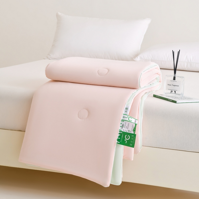 91家纺网 家纺一手货源 找家纺 圣尔雅2025新款A类高克重锦纶氨纶黑科技凉感夏被冰激凌空调被夏凉被 樱花粉+绿