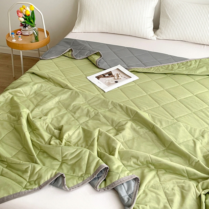 91家纺网 家纺一手货源 找家纺 富艺隆 2025新款纯色凉感丝夏被 黄绿